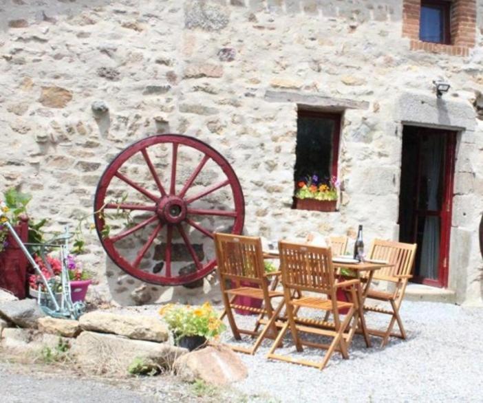 Gite La Pimparola Βίλα Nouic Εξωτερικό φωτογραφία